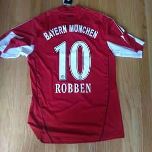 BRAND NEW Bayern Munich Robben jersey